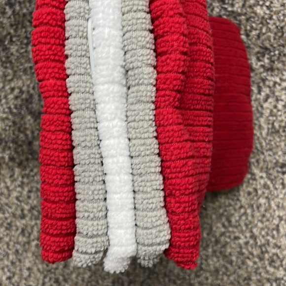 NWT set of 5 Microfibers kitchen towels red grey white - Picture 3 of 5